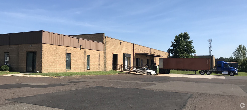 1824 Byberry Rd, Bensalem, PA à louer - Photo principale – Image 1 sur 3