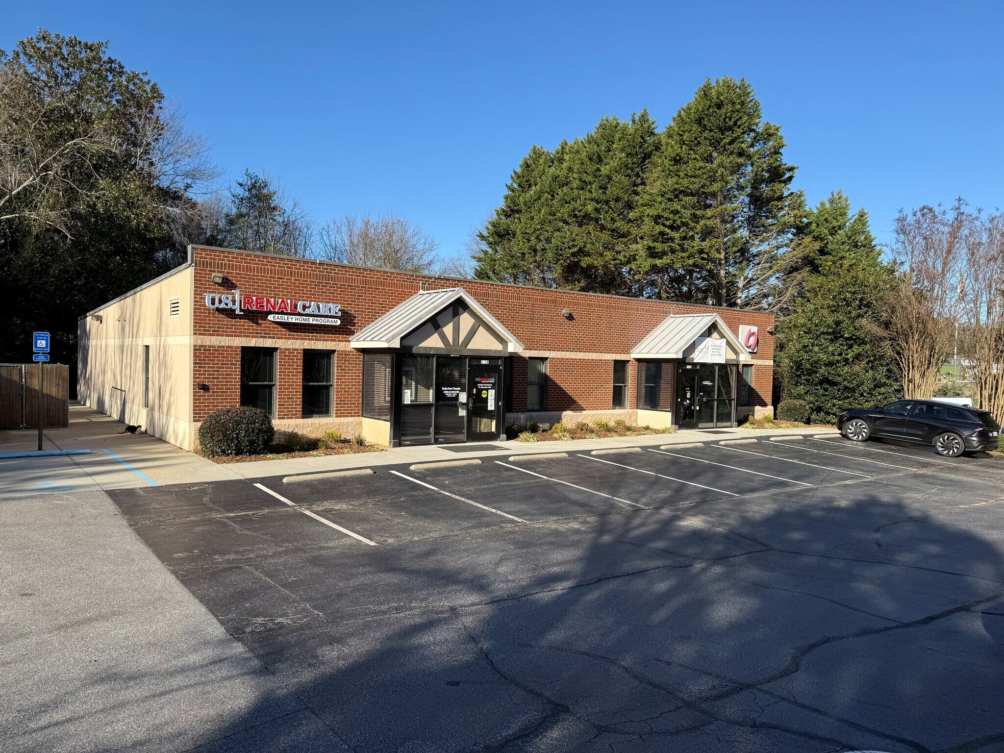 121 Commerce Blvd, Easley, SC à louer Photo principale– Image 1 sur 5