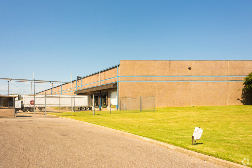 6269 Shelby Dr E, Memphis, TN à louer - Photo principale – Image 3 sur 7