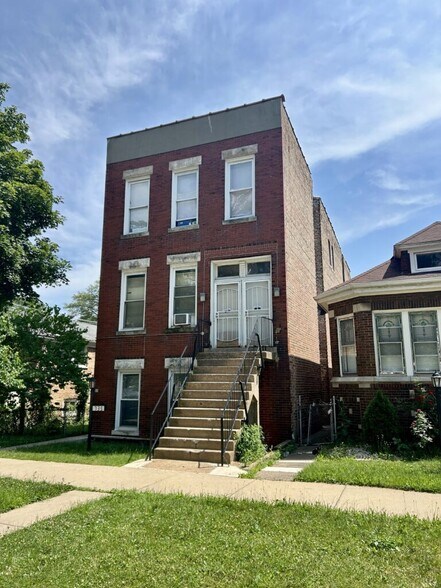 735 E 88th St, Chicago, IL à vendre - Photo de l’immeuble – Image 2 sur 17