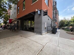 145 Manhattan Ave, Brooklyn, NY à louer Photo intérieure– Image 2 sur 10