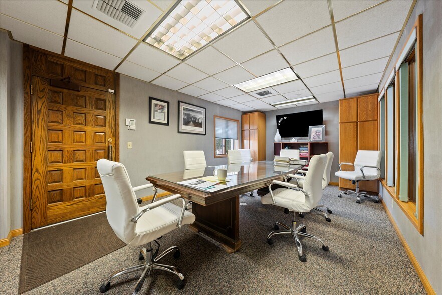 100 E Broadway Ave, Moses Lake, WA à louer - Photo de l’immeuble – Image 2 sur 44