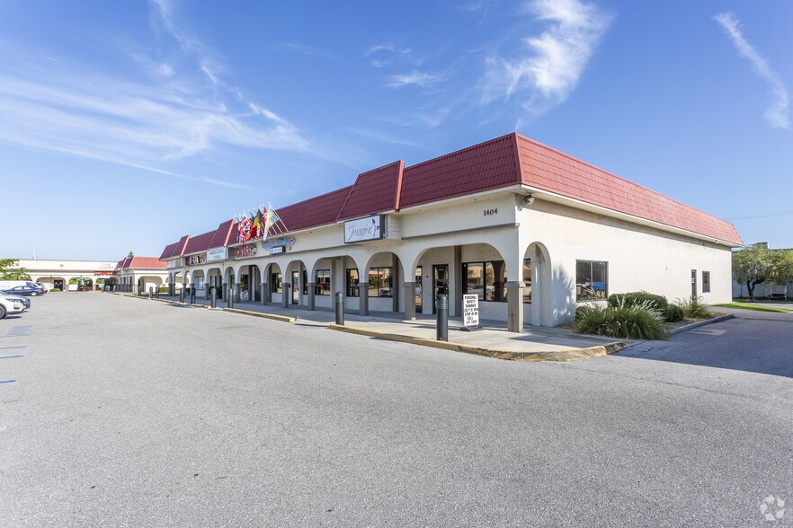 1404 Del Prado Blvd S, Cape Coral, FL à vendre - Photo de l’immeuble – Image 1 sur 15