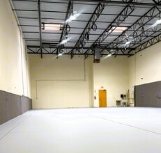 520 Airport Dr NW, Albuquerque, NM à louer Photo intérieure– Image 2 sur 2