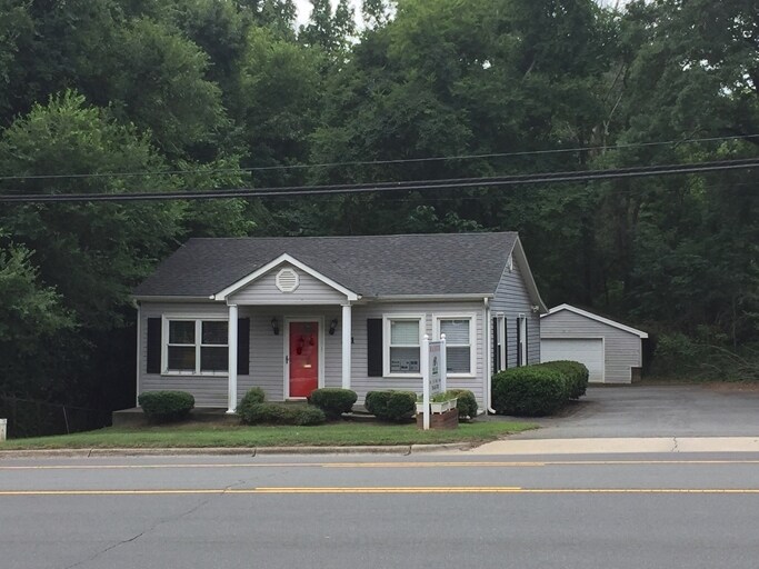 381 McGill Ave NW, Concord, NC à vendre Photo principale– Image 1 sur 11