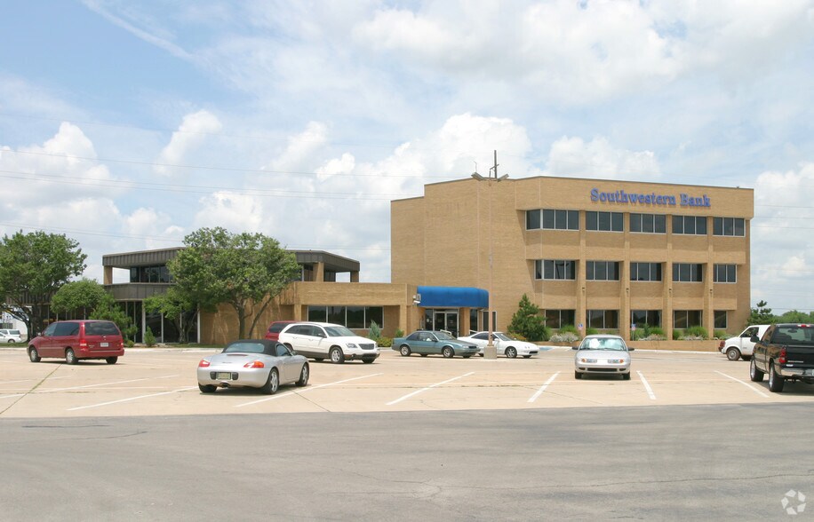 6000 S Western Ave, Oklahoma City, OK à louer - Photo de l’immeuble – Image 2 sur 4