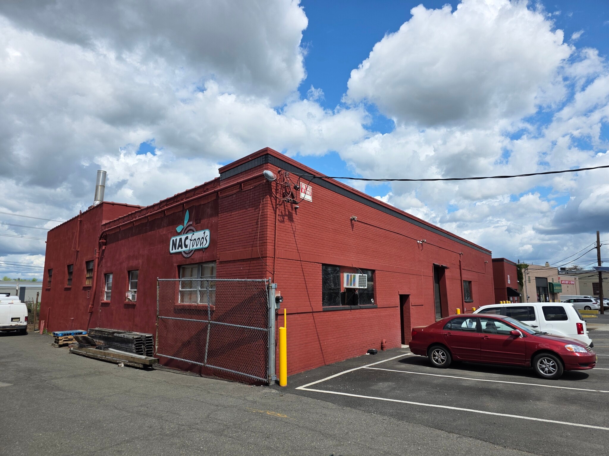 239 Commercial Ave, Palisades Park, NJ à louer Photo intérieure– Image 1 sur 10