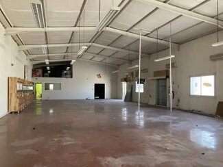 Plus de détails pour Local d'activités à louer