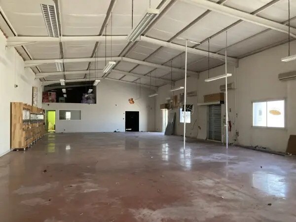 Local d’activités dans Argelès-sur-Mer à louer Photo de l’immeuble– Image 1 sur 5