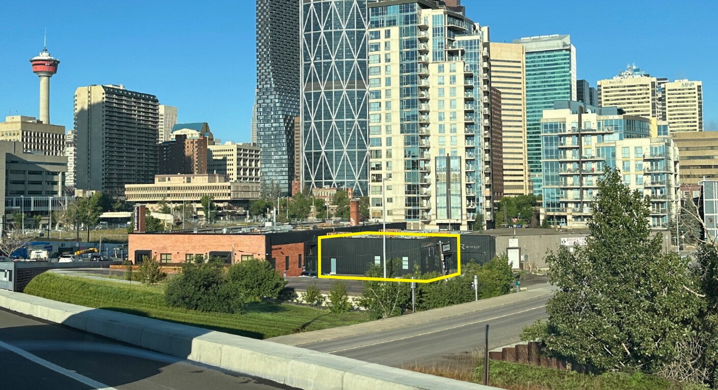 417 Riverfront Av SE, Calgary, AB à louer Photo de l’immeuble– Image 1 sur 23