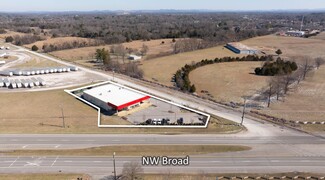 Plus de détails pour 2204 NW Broad St, Murfreesboro, TN - Local commercial à vendre
