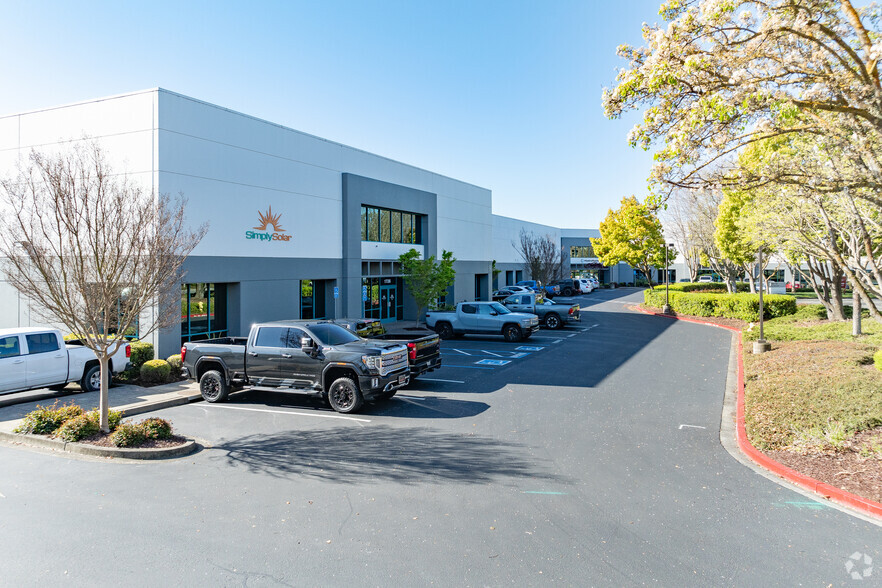 1690-1740 Corporate Cir, Petaluma, CA à louer - Photo principale – Image 1 sur 7