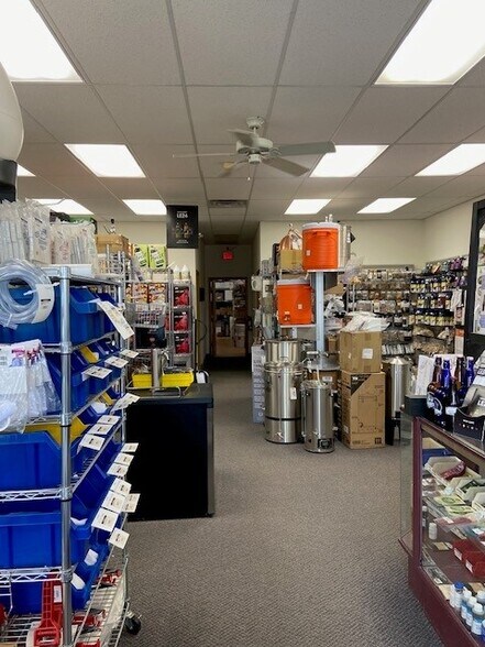 459-473 N Washburn St, Oshkosh, WI à louer - Photo intérieure – Image 2 sur 11