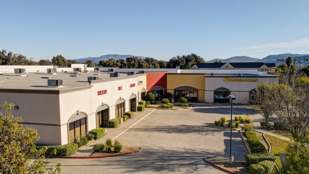 27310 Madison Ave, Temecula, CA à louer - Photo de l’immeuble – Image 2 sur 8