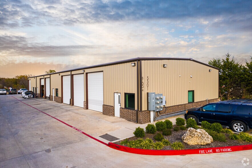 5501 Fishtrap Rd, Denton, TX à louer - Photo de l’immeuble – Image 3 sur 17