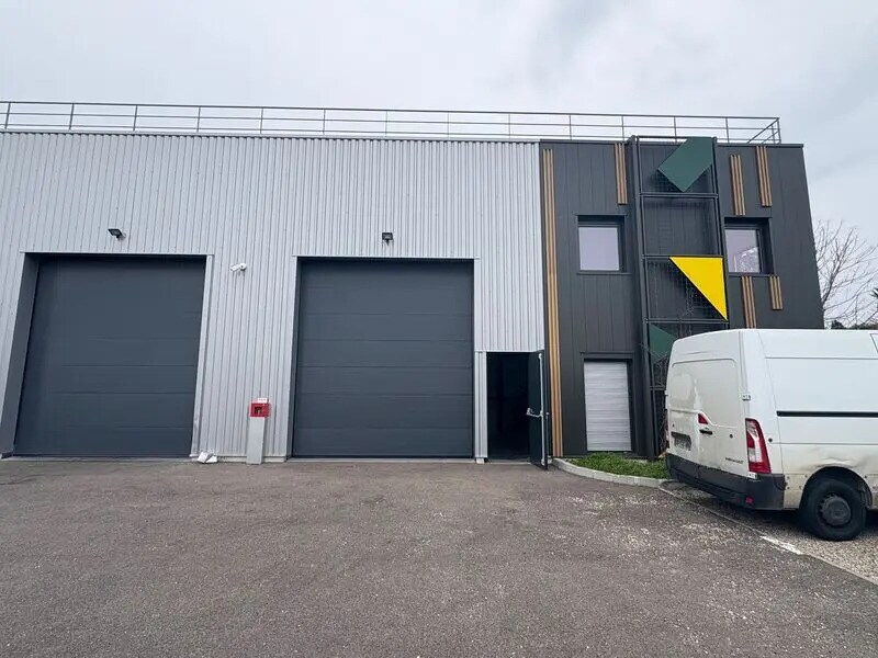 Industriel/Logistique dans Saint-Priest à louer Photo de l’immeuble– Image 1 sur 10