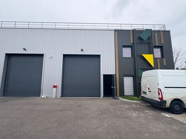 Plus de détails pour Bureau, Industriel/Logistique à louer