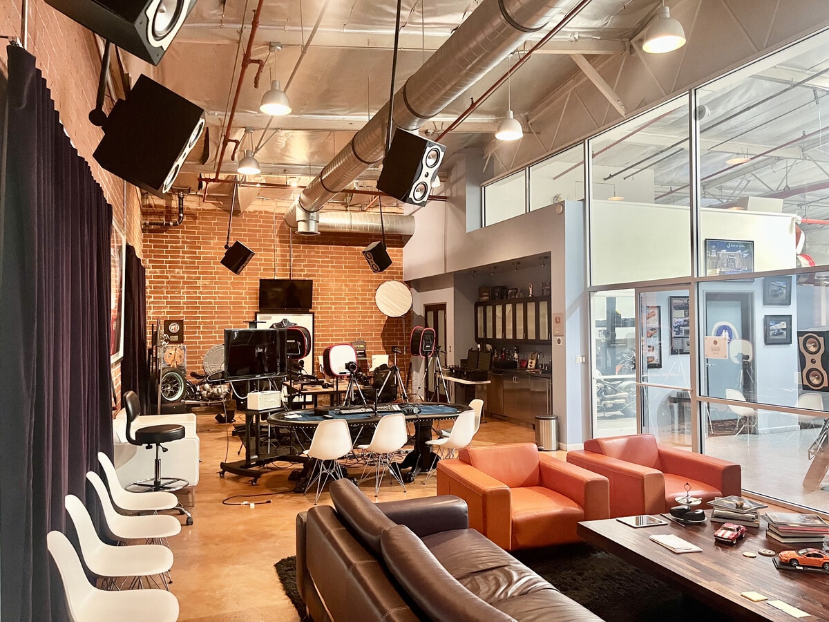 7608-7684 N Clybourn Ave, Sun Valley, CA 91352 - Lot 7654 -  - Photo intérieure - Image 1 of 5