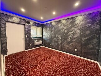 Plus de détails pour 40-04 73rd St, Woodside, NY - Bureau à louer