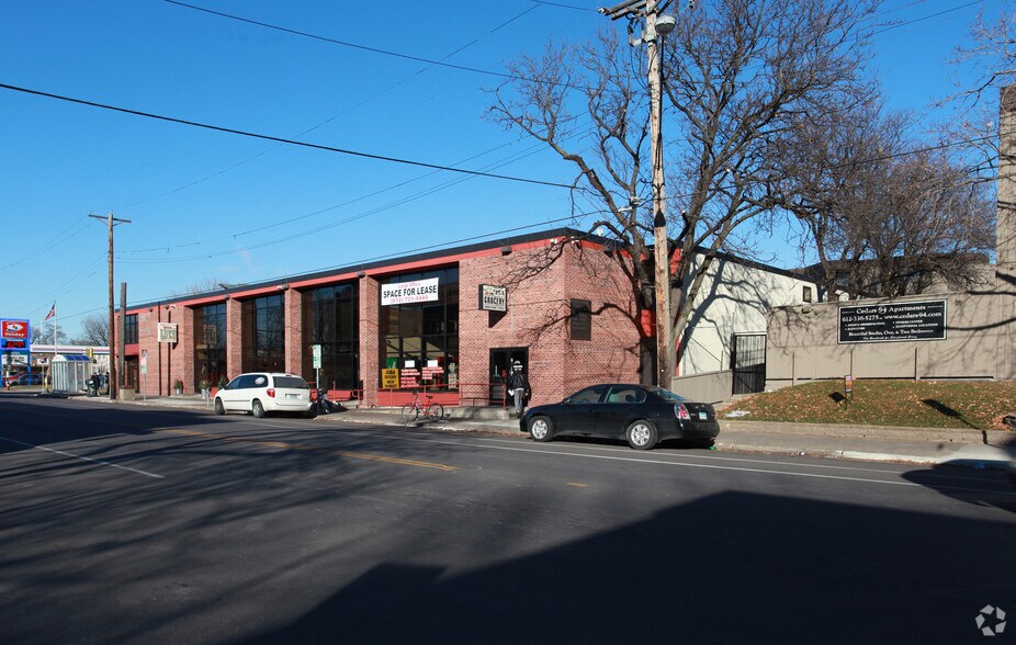 2200 E Franklin Ave, Minneapolis, MN à louer - Photo de l’immeuble – Image 3 sur 50