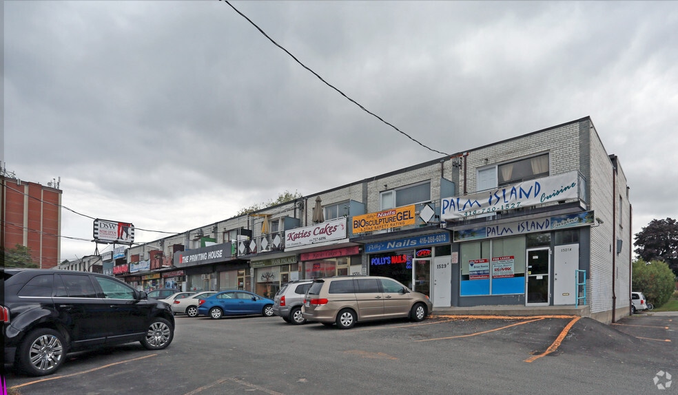 1527-1549 O'connor Dr, Toronto, ON à louer - Photo principale – Image 1 sur 5
