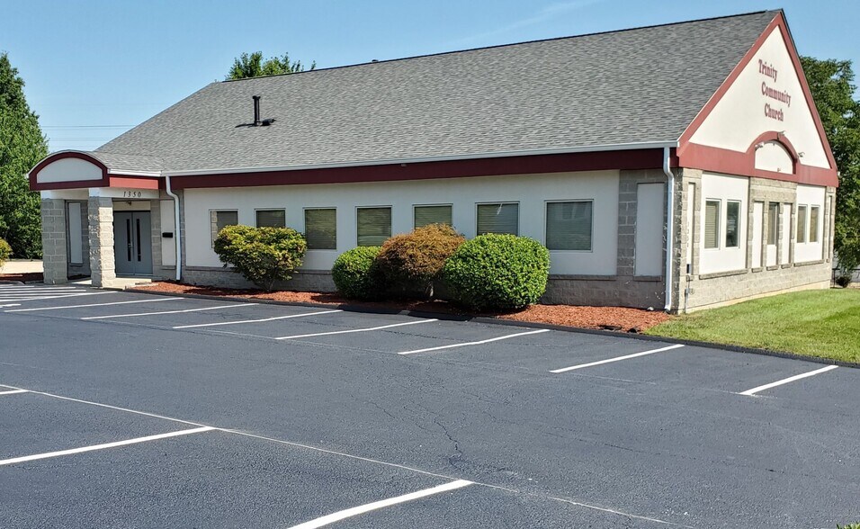 1350 Triad Center Dr, Saint Peters, MO à vendre - Photo de l’immeuble – Image 2 sur 17