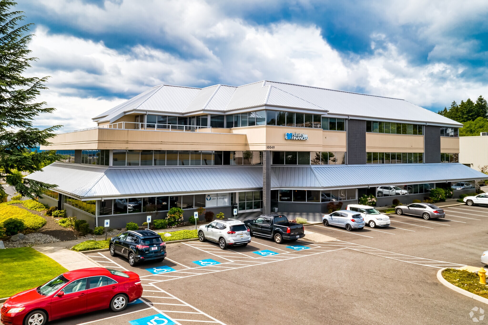 10049 Kitsap Mall Blvd, Silverdale, WA à louer Photo principale– Image 1 sur 4
