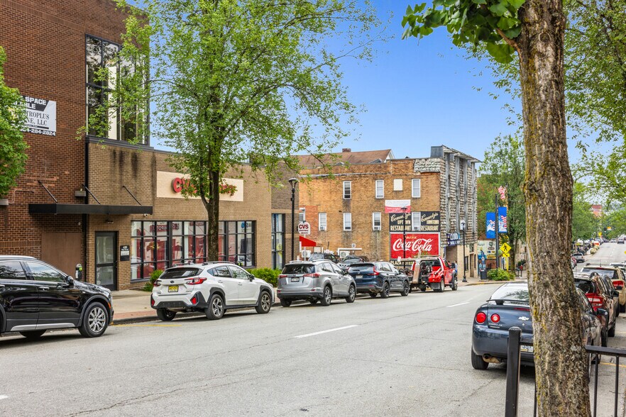496 High St, Morgantown, WV à vendre - Photo de l’immeuble – Image 2 sur 3