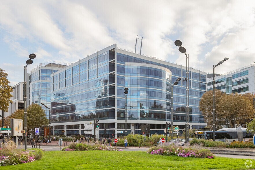 159 Rue Anatole France, Levallois-Perret à louer - Photo de l’immeuble – Image 2 sur 17