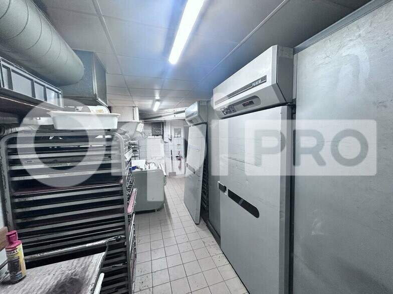 Local commercial dans Bretigny Sur Orge à vendre - Photo de l’immeuble – Image 3 sur 8
