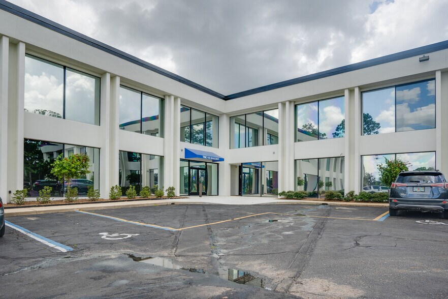 1321 Executive Center Dr, Tallahassee, FL à vendre - Photo de l’immeuble – Image 2 sur 17