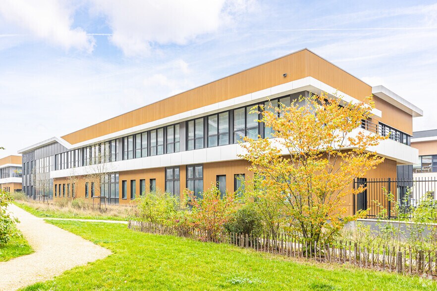 Local d’activités dans Nanterre à louer - Photo de l’immeuble – Image 3 sur 3