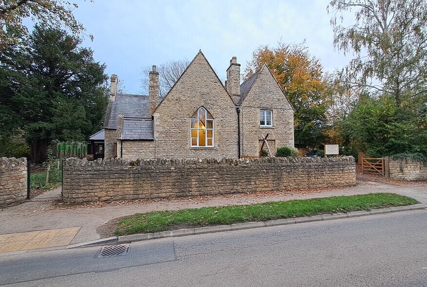 Old Wolverton Rd, Milton Keynes à vendre - Photo principale – Image 1 sur 4