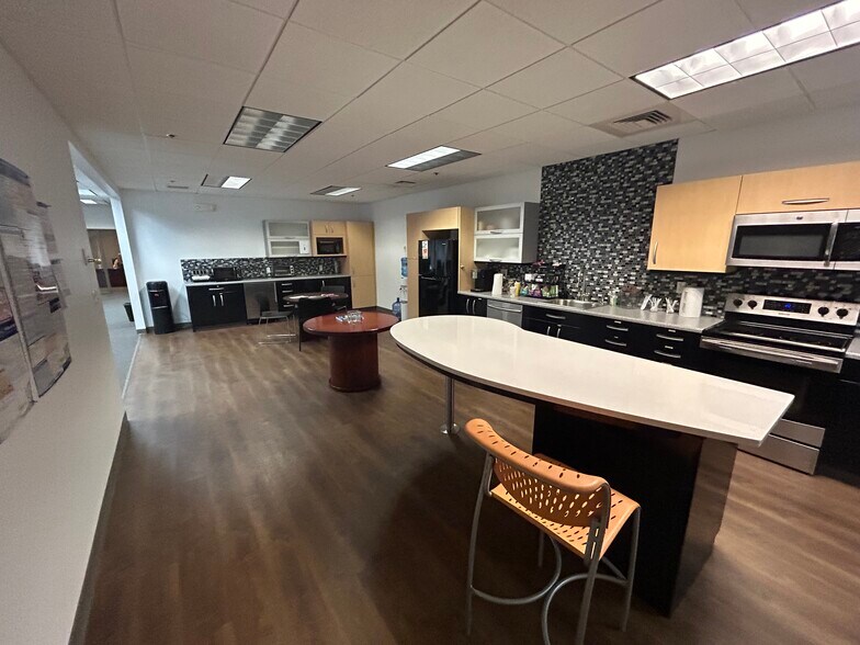 290 Vanderbilt Ave, Norwood, MA à louer - Photo intérieure – Image 3 sur 10