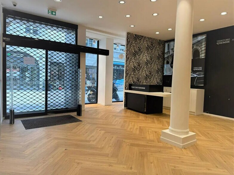 Local commercial dans Besançon à louer - Photo de l’immeuble – Image 2 sur 7