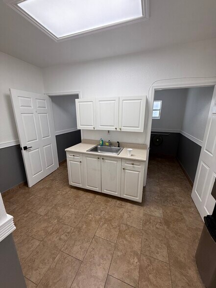 100-112 SW 5th St, Pompano Beach, FL à louer - Photo de l’immeuble – Image 2 sur 8