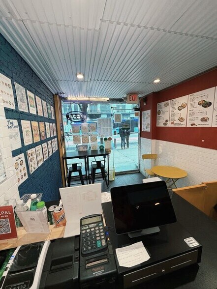 219-221 E 23rd St, New York, NY à louer - Photo de l’immeuble – Image 3 sur 5