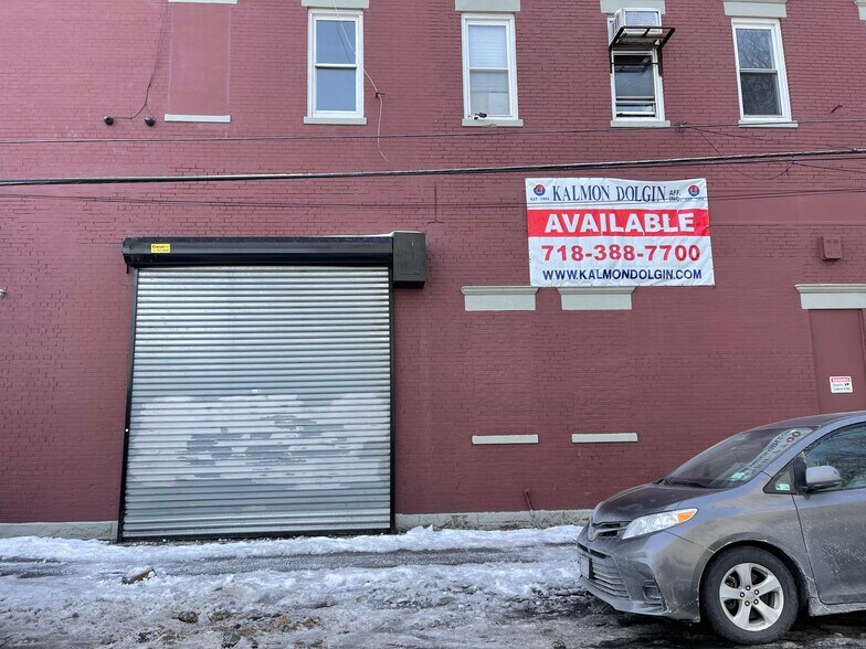 100-10 91st Ave, Richmond Hill, NY à louer - Photo de l’immeuble – Image 2 sur 7