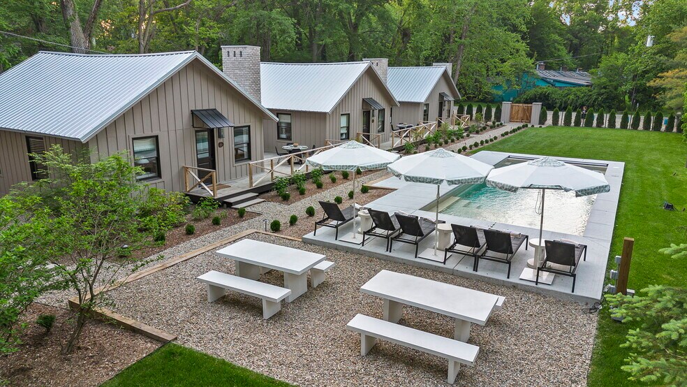 10222 Town Line Road, Union Pier, MI portefeuille de 1 biens à vendre sur LoopNet.fr - Photo de l’immeuble – Image 2 sur 12