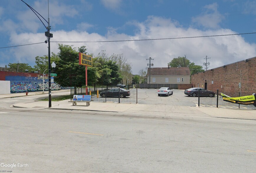 2649 E 79th St, Chicago, IL à louer - Photo de l’immeuble – Image 2 sur 9