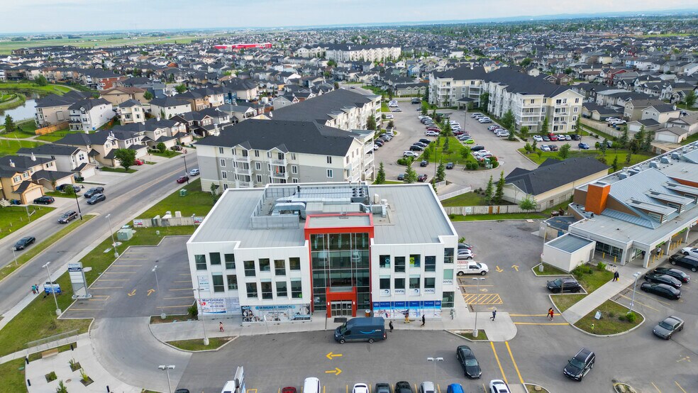 7171 80 Av NE, Calgary, AB à louer - Aérien – Image 3 sur 24