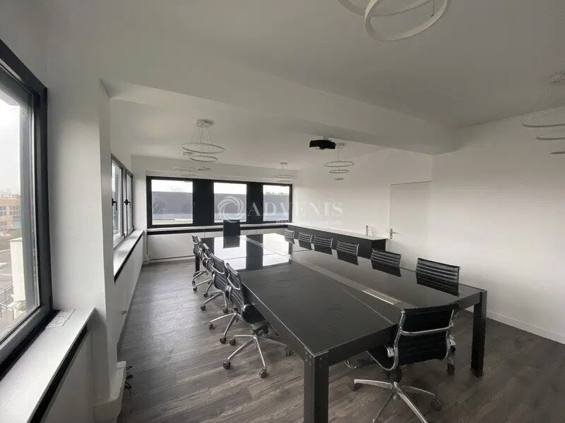 Bureau dans Montigny-le-Bretonneux à louer Photo intérieure– Image 1 sur 6