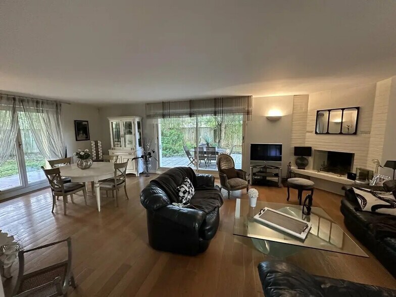 Bureau dans Saint-Maur-des-Fossés à louer - Photo de l’immeuble – Image 2 sur 7