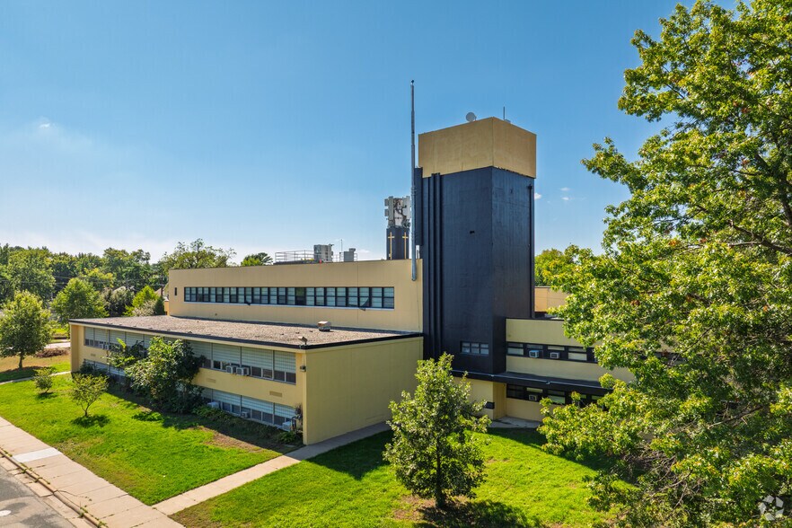 4021 Thomas Ave N, Minneapolis, MN à vendre - Photo de l’immeuble – Image 3 sur 4