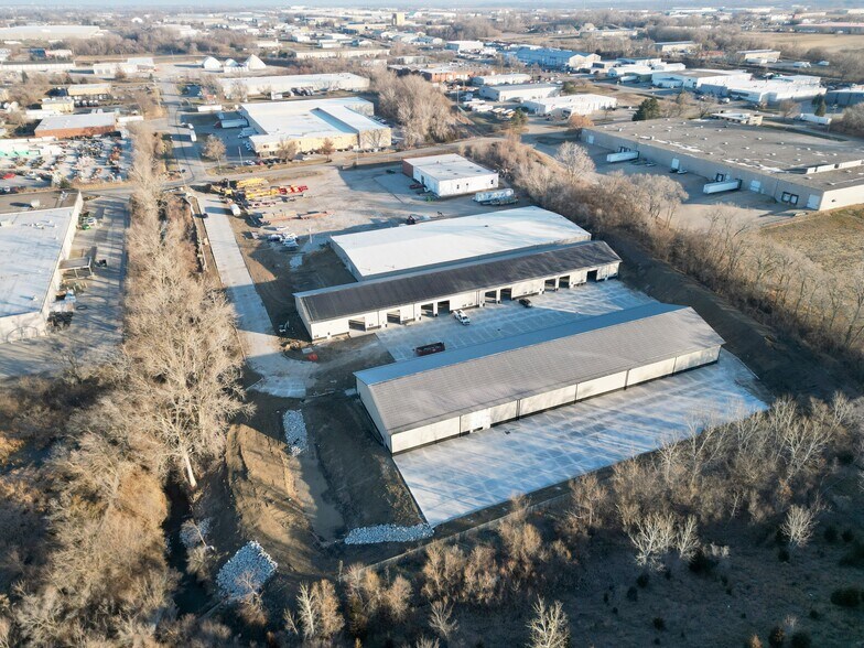 1605 51st Ave, Des Moines, IA à louer - Photo principale – Image 3 sur 11