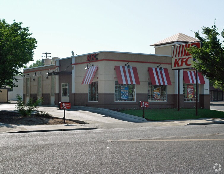3846 N West Ave, Fresno, CA à louer - Photo principale – Image 1 sur 2