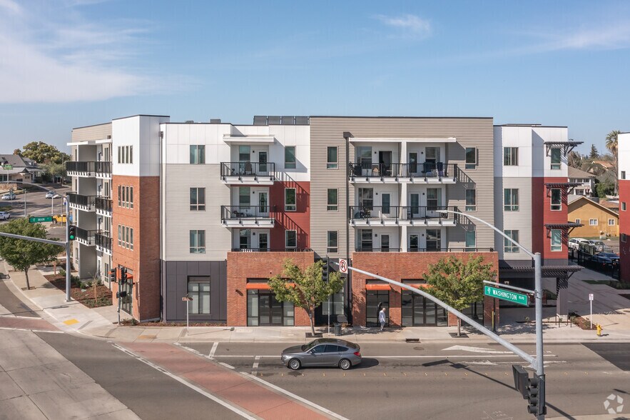 140 Main St, Roseville, CA à louer - Photo de l’immeuble – Image 3 sur 10