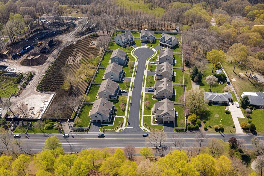 380 Yaphank Middle Island Rd, Yaphank, NY à vendre - Photo de l’immeuble – Image 3 sur 10