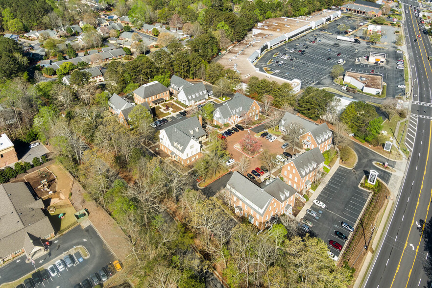 3937-3965 Holcomb Bridge Rd, Peachtree Corners, GA à louer - Aérien – Image 1 sur 10