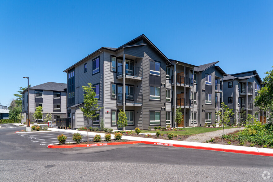 22025 NE Halsey St, Fairview, OR à louer - Photo de l’immeuble – Image 1 sur 6